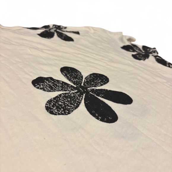 The Great cream black floral flower t shirt Size 2 (Medium) - Picture 5 of 5